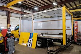 fleet refinishing fleet repair fleet painting ahwahnee truck bodies semi truck repair collision center trailer box truck amazon van